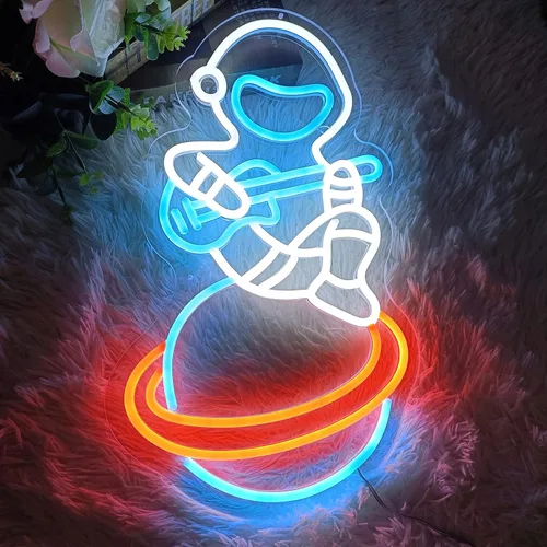 Vista 2 de Letrero de neón de astronauta, astronauta sentado en el planeta tocando guitarra, luz LED de neón, decoración de sala de juegos, decoración de museo