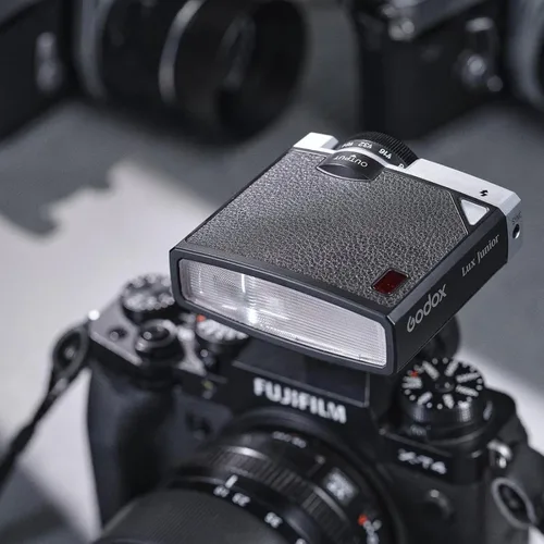 Vista 4 de Godox Lux Junior Retro Cámara Flash GN12 Vintage Universal Flash Speedlite