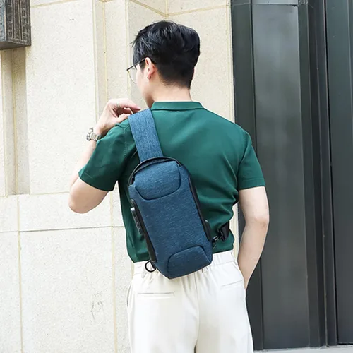 Vista 3 de Bolsa de pecho antirrobo, bolsas casuales geniales con bloqueo de contraseña, bolsa de mensajero deportiva de moda con un hombro para hombre