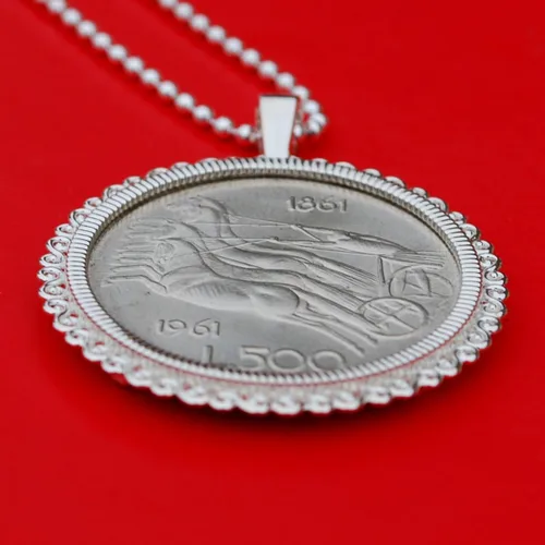 Vista 3 de 1961 Italy Unification Centennial 500 Lire BU Unc 83.5% Silver Coin 925 Sterling Silver Necklace NEW - Showing Reverse Quadriga