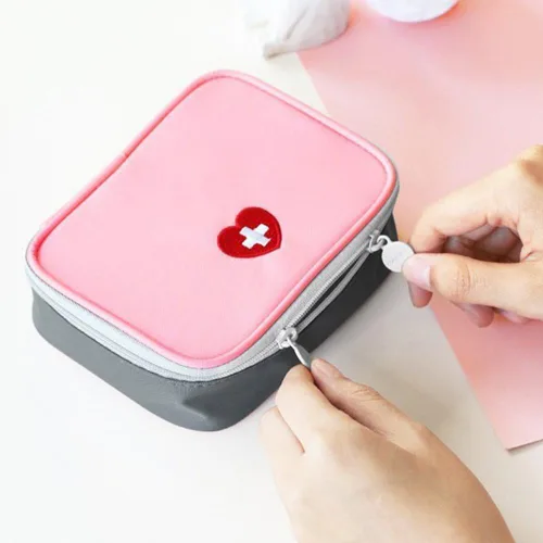 Vista 2 de Kit de primeros auxilios portátil rosa, mini bolsa médica de emergencia, tamaño de viaje, para automóvil, hogar, oficina, viajes, camping, deportes