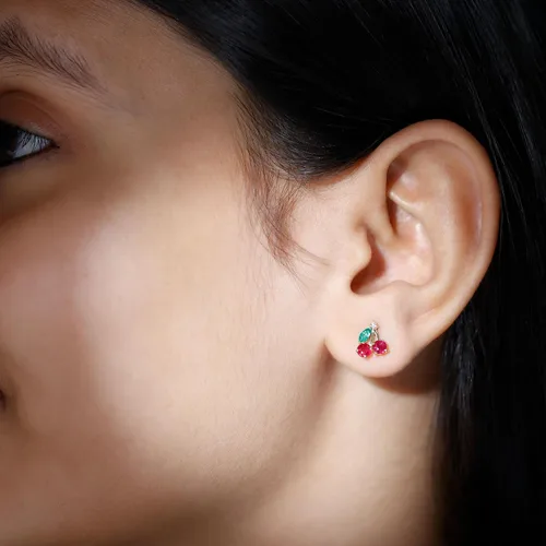 Vista 4 de Aretes de cereza esmeralda y rubí natural para mujer, calidad AAA certificada, aretes de tuerca de cereza roja