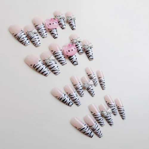 Vista 4 de Uñas postizas a presión con estampado de leopardo, lindas uñas postizas con dijes, uñas largas de ataúd, uñas postizas de cobertura completa