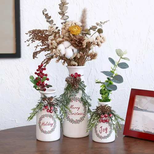 Vista 6 de Juego de 3 piezas artificial de Navidad, cubierto con decoraciones de Navidad mixtas, botellas de cerámica blancas