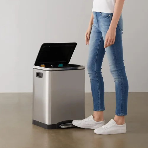 Vista 7 de Amazon Basics - Papelera doble de 30L con pedal de cierre suave - 2 contenedores de 15 litros, acero inoxidable, contenedores internos pequeños