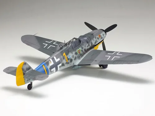 Vista 3 de Tamiya 61117 1/48 Messerschmitt BF 109 G-6 Kit de avión modelo de plástico