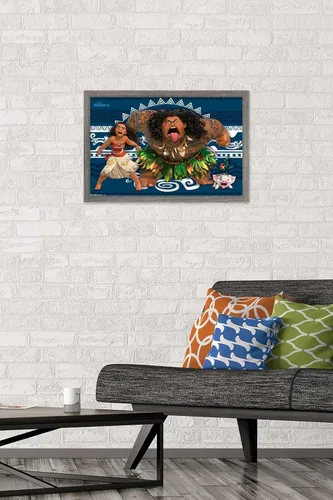 Vista 2 de Disney Moana - Póster de pared de caras de 22.4 pulgadas de largo x 14.7 pulgadas de ancho, versión enmarcada de madera de granero