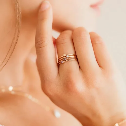 Vista 4 de FISSEN JEWELRY Bonitos anillos de piedras preciosas chapados en oro de 14 quilates, apilables, anillos de piedra natal para mujer, anillos de oro