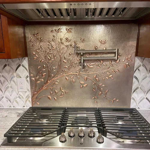 Vista 2 de Azulejos de salpicaduras de cocina de cobre hechos a mano, ramas de árbol con hojas para salpicaduras de cocina, panel decorativo de salpicaduras