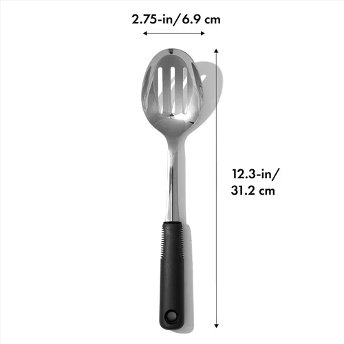 Vista 2 de OXO Good Grips - Cucharón con agujeros de acero inoxidable