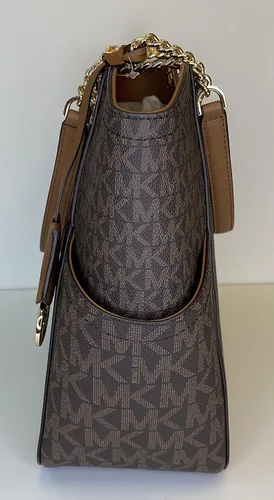 Vista 9 de Michael Kors Jet Set - bolsa de hombro para viaje con cadena grande, cartera triple Michael Kors Jet Set.