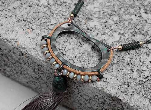 Vista 7 de Collar largo de longitud media para mujer, collar largo de amazonita, collar largo de borla de metal con borla de metal