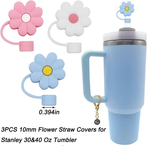 Vista 2 de ANDERSE Stanley - 3 tapas de popote para accesorios de copa Stanley de silicona con diseño de flores de 0.394 pulgadas, 2 piezas de dije de letra