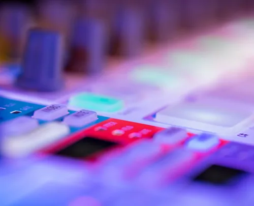 Vista 4 de Arturia Secuenciador de controlador Beatstep Pro