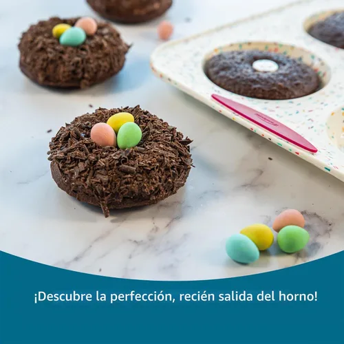 Vista 6 de Trudeau Molde de Donas Jumbo – Molde Antiadherente de 6 Cavidades, Confeti Blanco/Fucsia – Molde de Silicona para Hornear Donas Caseras, Magdalenas