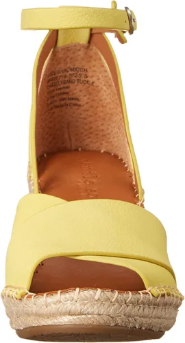 Vista 2 de Gentle Souls by Kenneth Cole Women's Charli X Band - Sandalias de tacón con hebilla de cuña