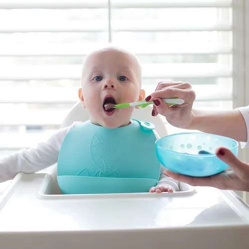 Vista 5 de Dr. Brown's Cucharas de alimentación para niños pequeños, paquete de 6, cuenco de succión antideslizante, paquete de 2 y Milestones™ Cheers360™ Taza