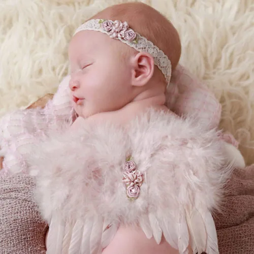 Vista 4 de Surakey Atuendos para bebé recién nacido, alas de ángel de plumas con diadema, accesorios para el cabello, accesorios para el cabello, trajes