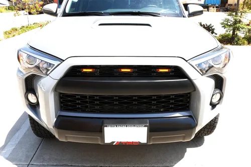 Vista 3 de iJDMTOY 3 luces de marcador LED ámbar con lente ámbar para rejilla central, compatibles con Toyota 2014 en adelante 4Runner o 2012 en adelante