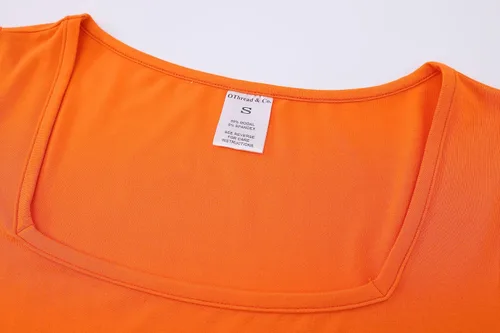 Vista 5 de OThread & Co. Camiseta de manga corta para mujer, cómoda, cuello cuadrado, capa elástica básica