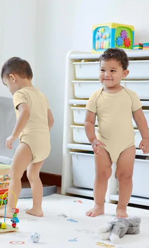 Vista 2 de KOH KOH Body de bebé de manga corta de algodón sólido con hombros descubiertos para niños