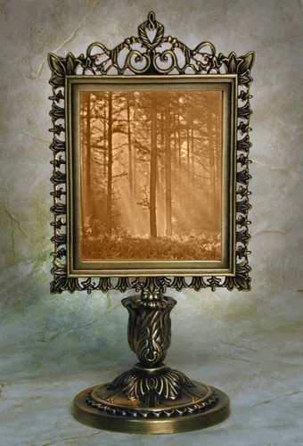 Vista 2 de Woodland Sunbeams - Lámpara de acento victoriano de litofán de porcelana