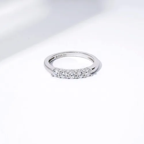Vista 4 de Tienda Collection Sterling Silver Five-Stone Ring set with Round Cut Infinite Elements Cubic Zirconia