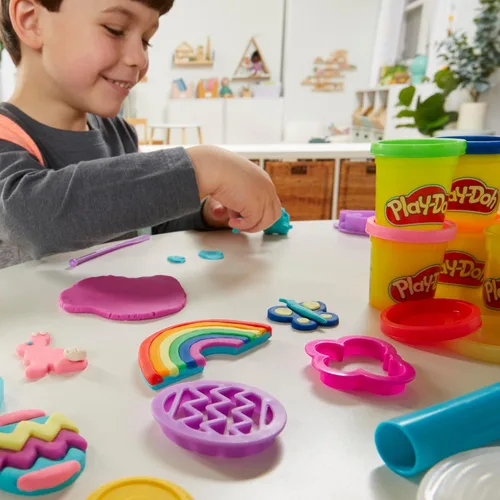 Vista 12 de Play-Doh - Set de herramientas navideñas, 43 accesorios y 10 colores de compuesto para modelar, regalos para rellenar calcetines de Navidad