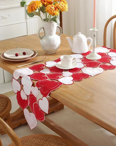 Vista 6 de Decoración del día de San Valentín, camino de mesa para el día de San Valentín, 70 pulgadas de largo, decoración de corazón bordado para el hogar