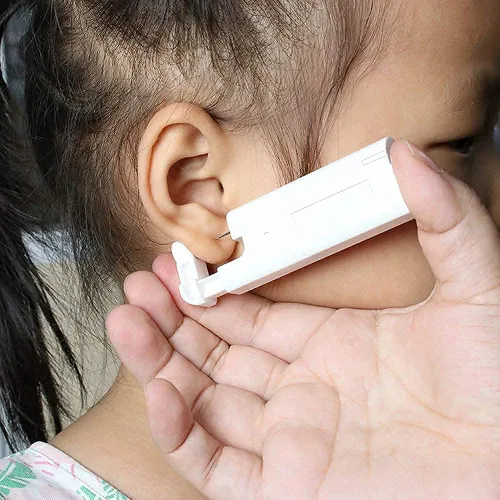 Vista 5 de Lishae 2 Pack Self Ear Piercing Gun Disposable Self Ear Piercing Kit Safety Ear Piercing Gun Kit Tool with Earring Studs