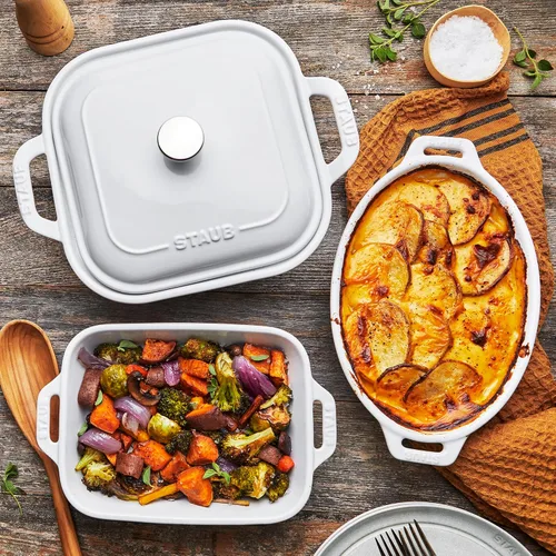 Vista 2 de STAUB Juego de 4 sartenes de cerámica para hornear, cacerola con tapa, sartén para brownies, color blanco