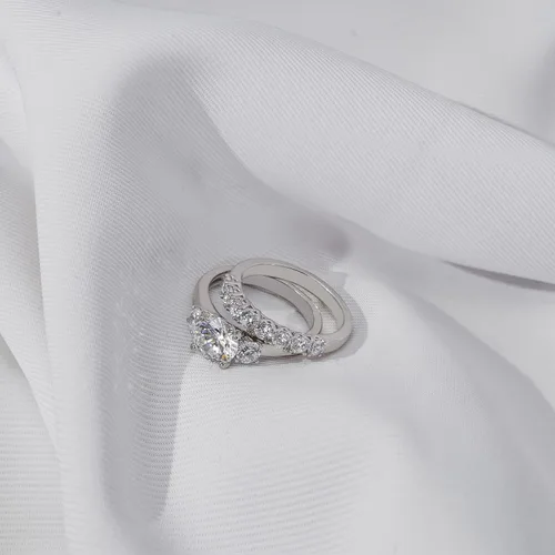 Vista 5 de Tienda Essentials Sterling Silver Platinum Plated Infinite Elements Cubic Zirconia Three Stone Ring (previously Tienda Collection)
