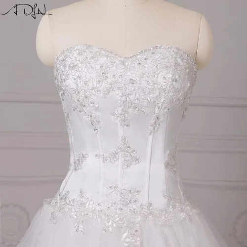 Vista 4 de YIPEISHA Clásico vestido de novia con corset bordado con cuentas.