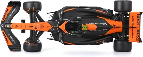 Vista 8 de Bburago 1:24 2024 Carrera McLaren MCL38 con figura, Norris #4
