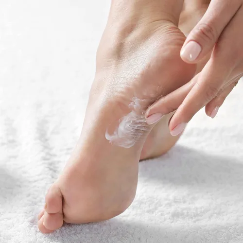 Vista 4 de EMMA Beauty Triple Treat - Crema hidratante intensiva para manos y cuerpo, sin fragancia, hidratante hipoalergénico para piel seca y sensible, 100%