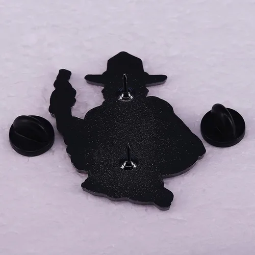 Vista 3 de Alfileres esmaltados de personajes de anime OnePiece Los pines de metal para cosplay de anime son perfectos para mochilas, bolsos, ropa y regalos