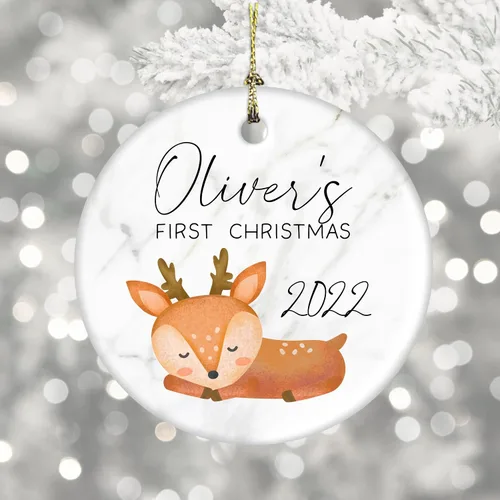 Vista 3 de First Christmas Young Buck Deer Sleeping - Adorno navideño de cerámica de 3 pulgadas con caja de regalo
