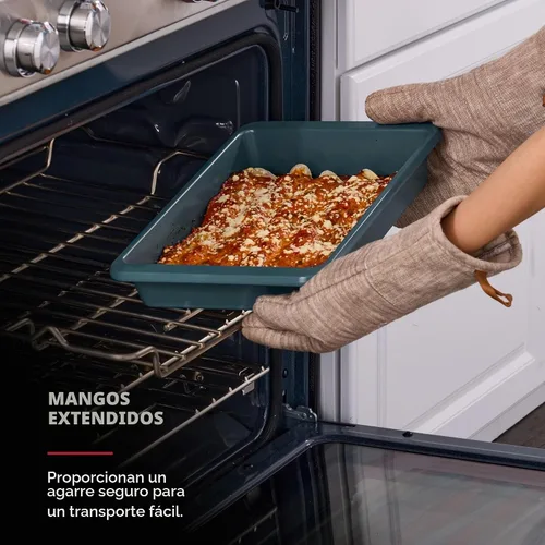 Vista 5 de KitchenAid Molde antiadherente de acero aluminizado, apto para lavavajillas, agave, 9 x 13 pulgadas