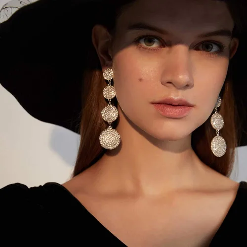Vista 4 de Pendientes circulares de diamantes de imitación de plata para mujer, aretes colgantes de cadena larga