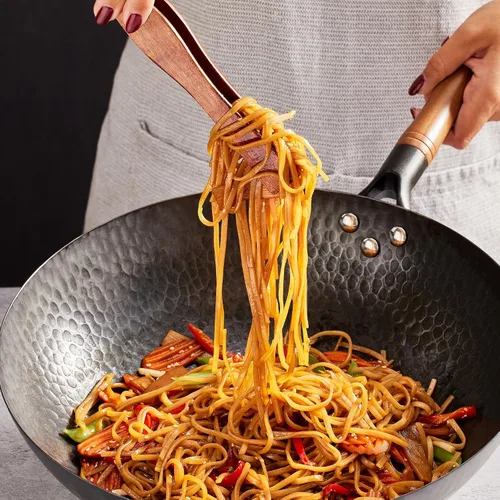 Vista 8 de Thai Kitchen Fideos de arroz salteados, sin gluten, sin OMG, dos ingredientes, cocción rápida, para Pad Thai y otros platos salteados, 14 onzas