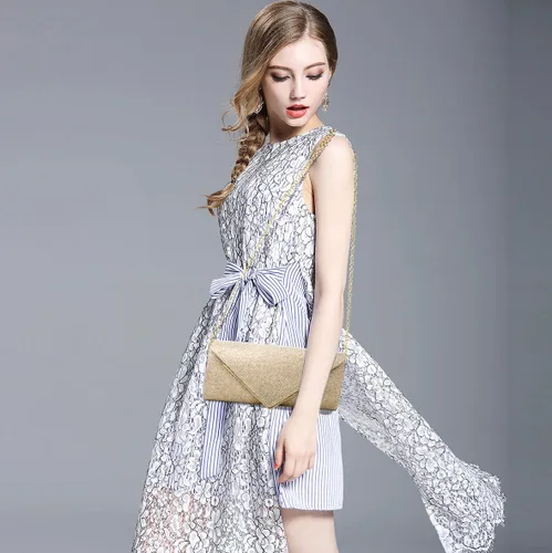Vista 2 de Bolsos de mano para mujer, Bolso de sobre de noche con cadena desmontable, elegancia brillante