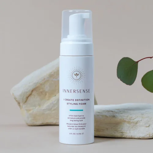 Vista 6 de INNERSENSE Organic Beauty - Espuma de peinado I Create Definition (6 onzas) Styling Foam for Weightless Curl + Wave Definition Soft Hold, Fights