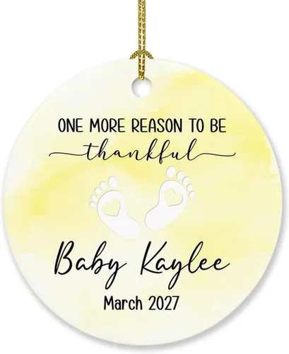 Vista 18 de Adorno personalizado para bebé que llega 2027, adorno de Navidad de Bump, elige el nombre del bebé y el año de Navidad para el nuevo abuelo abuela
