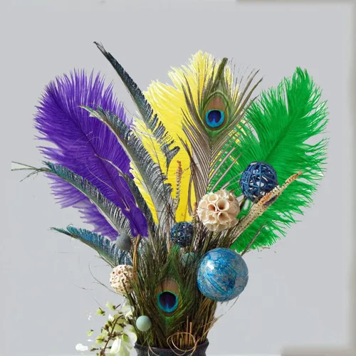Vista 4 de 12 plumas de Mardi Gras de 10 a 12 pulgadas para manualidades, plumas de avestruz coloridas moradas, verdes, doradas para Mardi Gras, manualidades