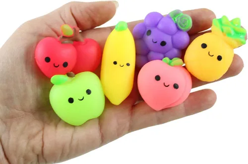 Vista 2 de Curious Minds Busy Bags Juego de 12 juguetes esponjosos Mochi de frutas – Adorable Kawaii lindo – Juguetes envueltos individualmente – Sensorial