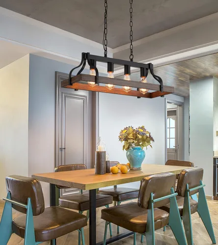 Vista 4 de MEIXISUE Lámpara rústica para isla de cocina, comedor, candelabro lineal estilo granja, acabado negro y madera retro, 4 luces, lámpara colgante