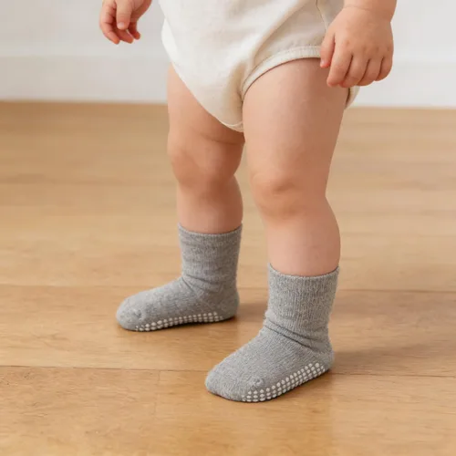 Vista 2 de INOGIH 6 pares de calcetines antideslizantes para bebés de 1 a 3 años