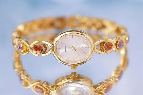 Vista 5 de BESTKANG Elegante reloj de pulsera vintage dorado para mujer, reloj de cuarzo con esfera ovalada, reloj de pulsera impermeable para mujer