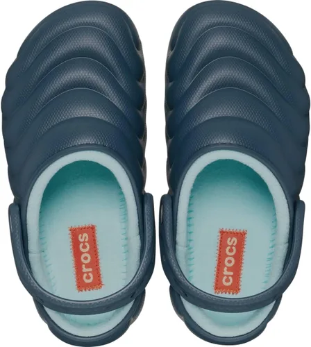 Vista 3 de Crocs Zuecos Unisex para Adultos Classic Lined Overpuff y Geometric Fuzzy Azul medianoche