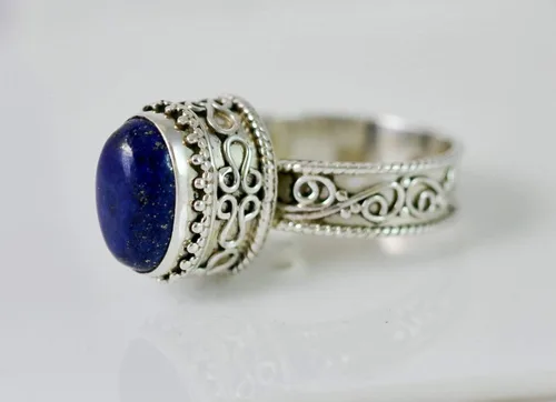 Vista 2 de Navya Craft Lapis Lazuli Ring, 925 Sterling Silver Handmade Statement Promise Ring for Women, Natural Lapis Lazuli Oval Gemstone Ring, September